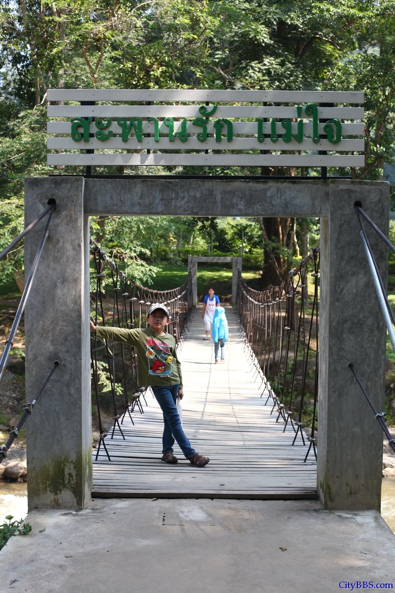 泰国北部 Doi Pha Hom Pak National Parks 泰国森林公园里的小溪 Mae Jai Stream 泰国北部 Doi Pha Hom Pak National Parks 泰国森林公园里的小溪 Mae Jai Stream