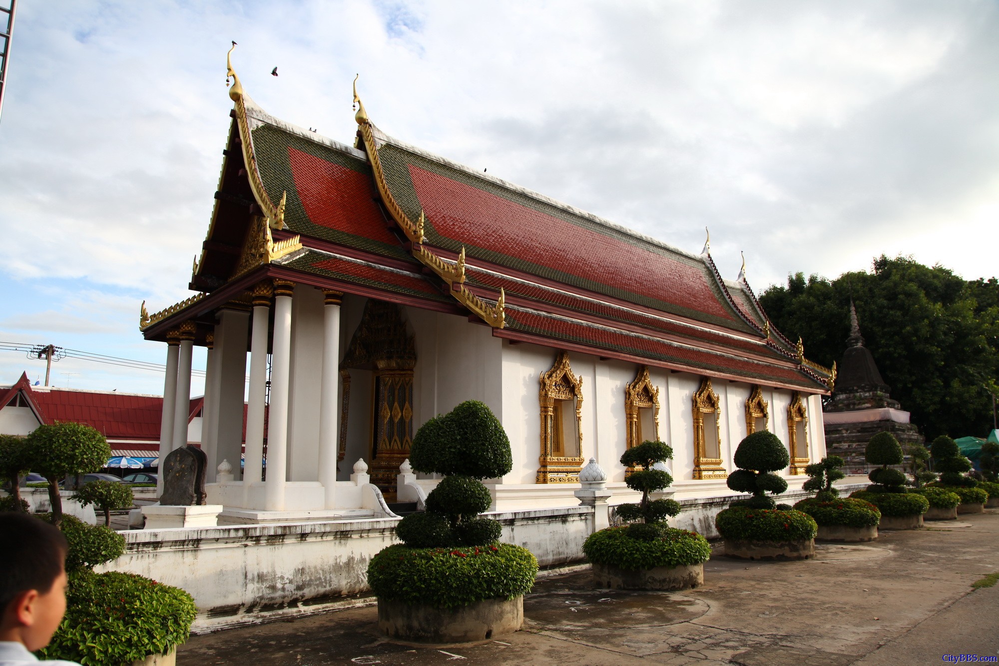 彭世洛(Phitsanulok)斯吗哈搭寺,当地称为Wat Yai(大庙) 彭世洛(Phitsanulok)斯吗哈搭寺,当地称为Wat Yai(大庙)